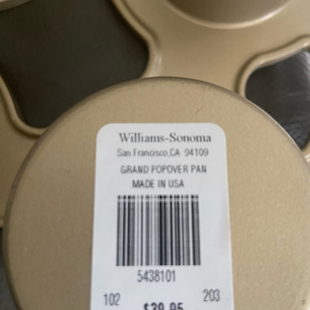 Williams Sonoma Pop Over pan - Picture 2 of 3